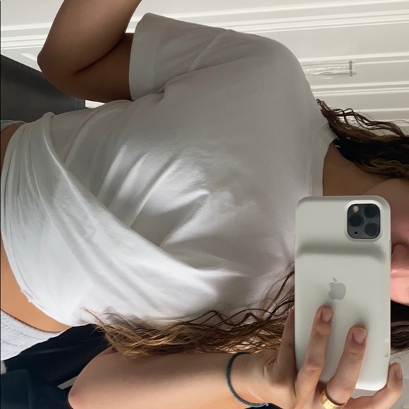 aritzia t shirt - Picture 2 of 2